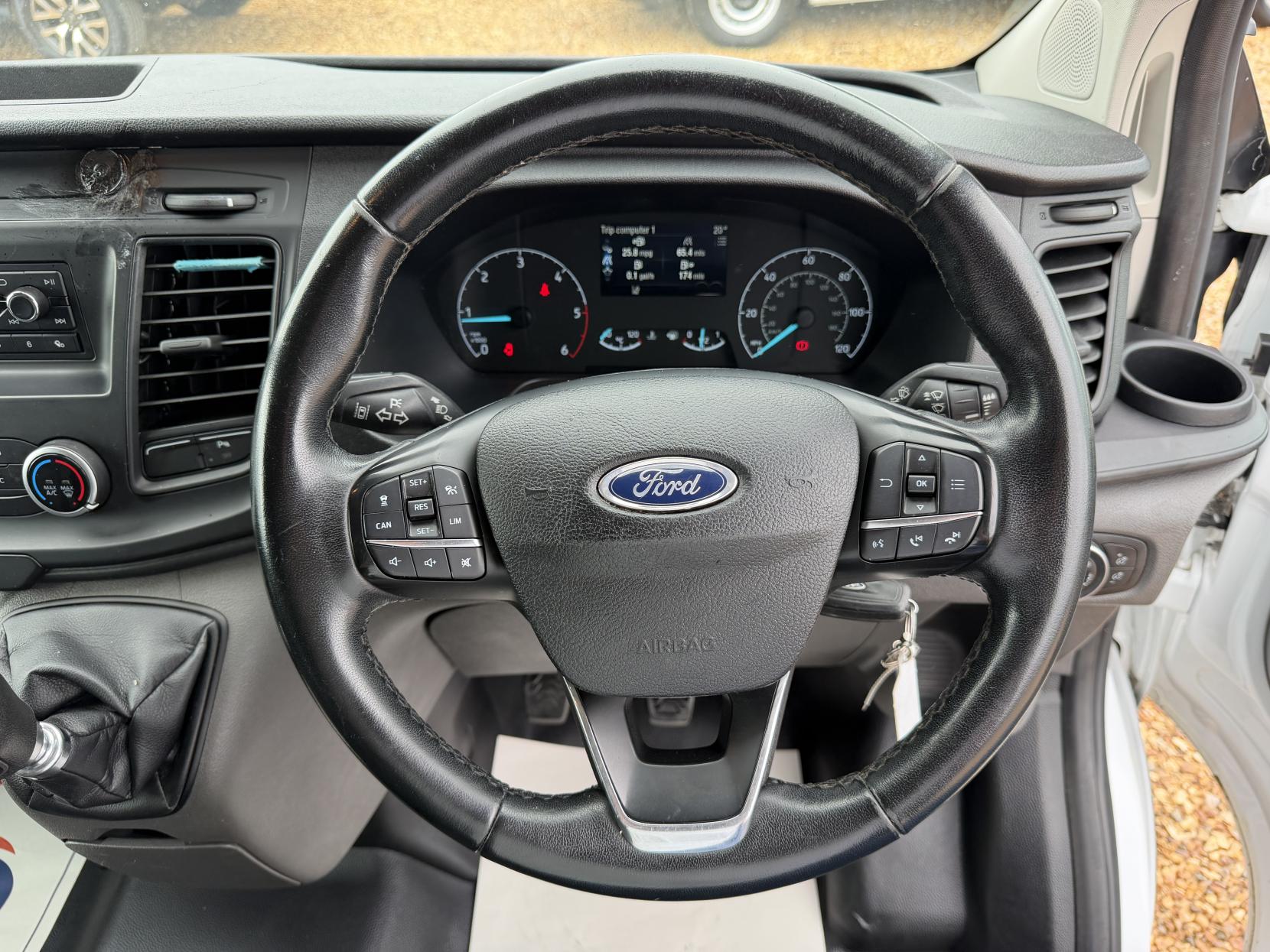 2019 Ford Transit Custom 2.0 320 EcoBlue Panel Van 5dr Diesel Manual L2 H2 Euro 6 (130 ps) - Thumbnail 16