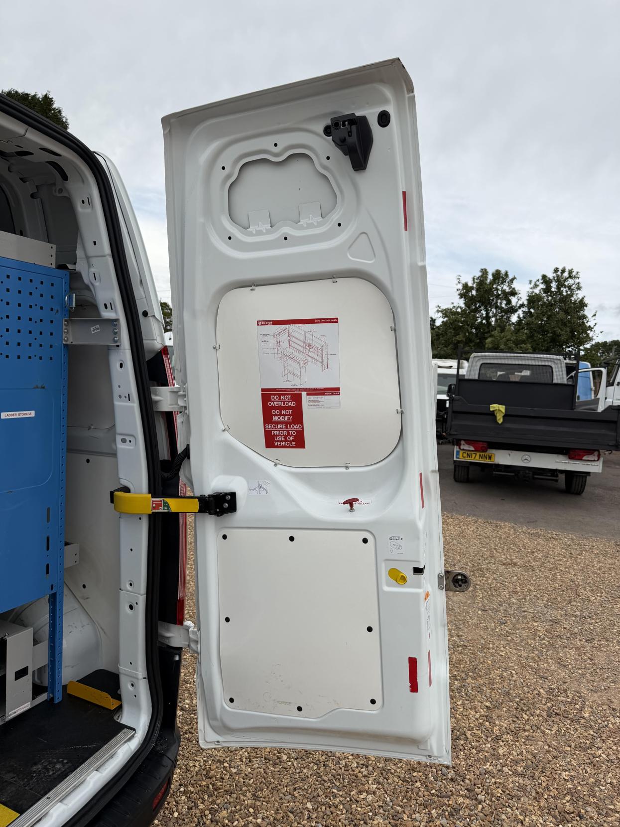 2019 Ford Transit Custom 2.0 320 EcoBlue Panel Van 5dr Diesel Manual L2 H2 Euro 6 (130 ps) - Thumbnail 43