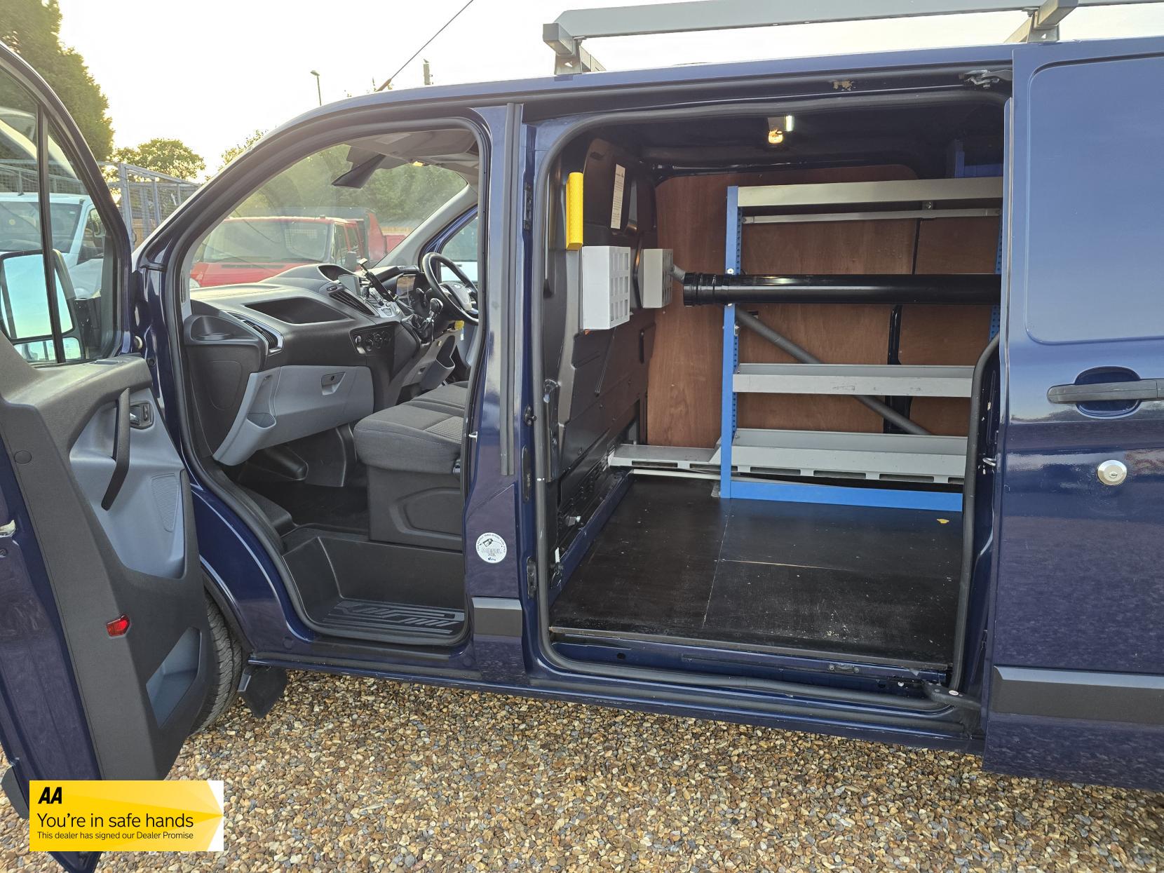Ford Transit Custom 2.2 TDCi 330 Trend Panel Van 5dr Diesel Manual L2 H1 (197 g/km, 123 bhp)