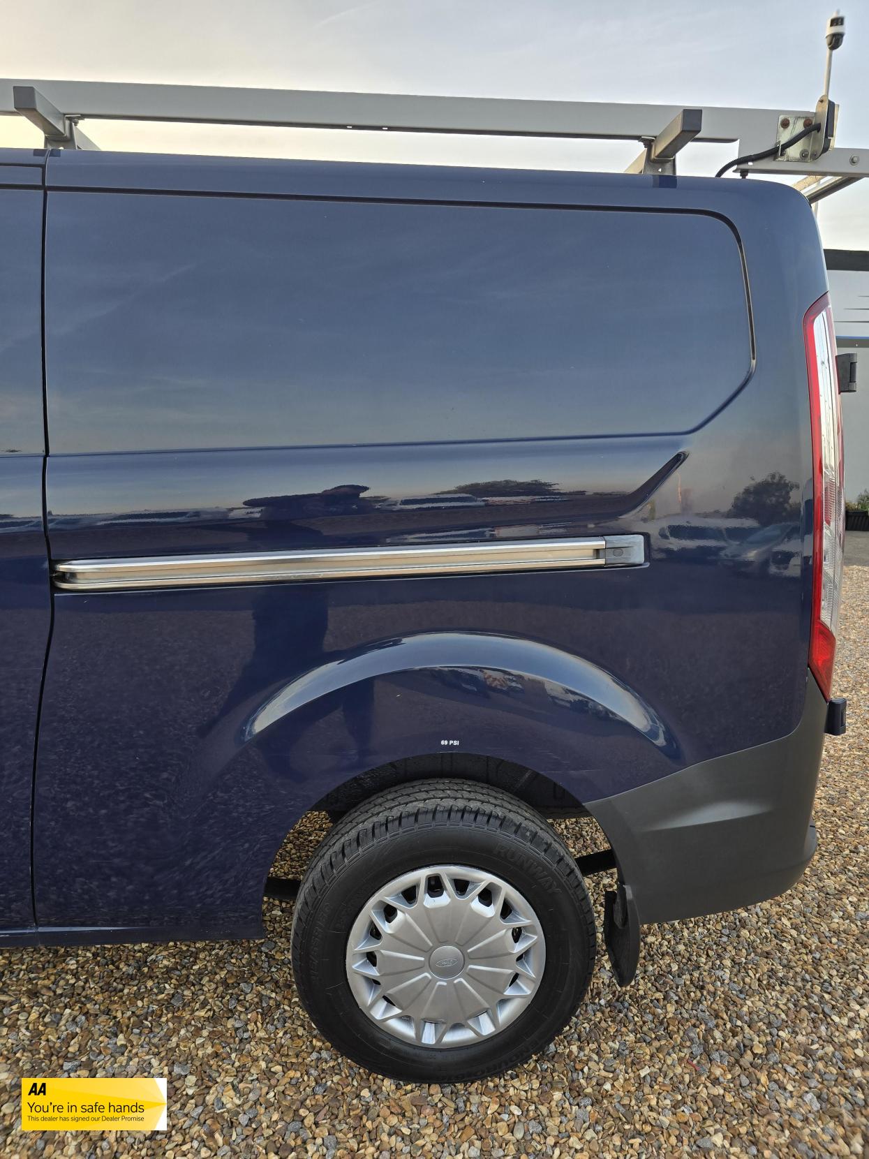 Ford Transit Custom 2.2 TDCi 330 Trend Panel Van 5dr Diesel Manual L2 H1 (197 g/km, 123 bhp)