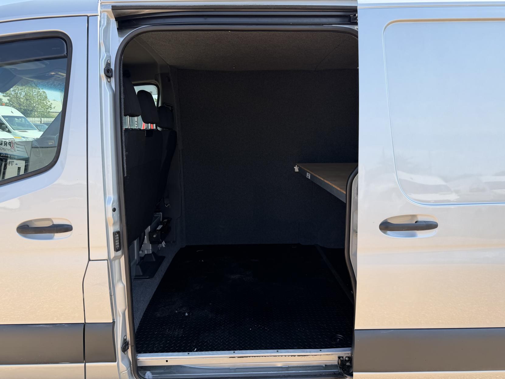 2021 Mercedes-Benz Sprinter 2.1 214 CDI Pure Panel Van 5dr Diesel Manual FWD L1 H1 Euro 6 (s/s) (143 ps) - Thumbnail 21