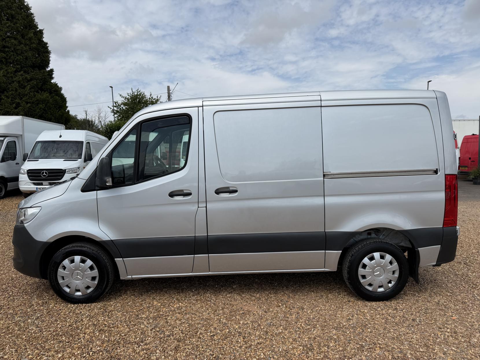 2021 Mercedes-Benz Sprinter 2.1 214 CDI Pure Panel Van 5dr Diesel Manual FWD L1 H1 Euro 6 (s/s) (143 ps) - Thumbnail 8