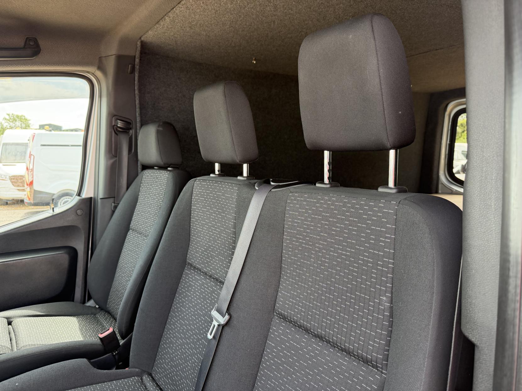 2021 Mercedes-Benz Sprinter 2.1 214 CDI Pure Panel Van 5dr Diesel Manual FWD L1 H1 Euro 6 (s/s) (143 ps) - Thumbnail 19