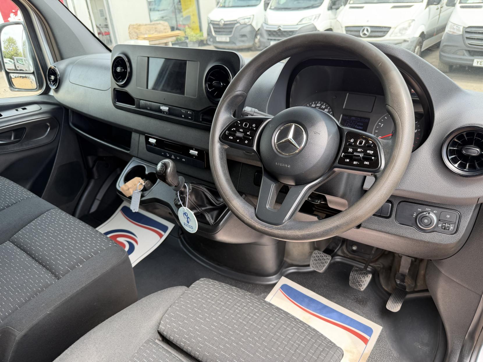 2021 Mercedes-Benz Sprinter 2.1 214 CDI Pure Panel Van 5dr Diesel Manual FWD L1 H1 Euro 6 (s/s) (143 ps) - Thumbnail 2