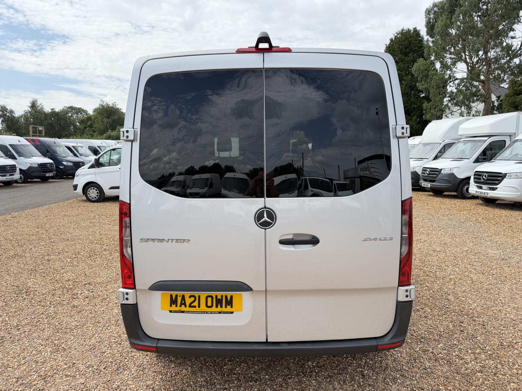 2021 Mercedes-Benz Sprinter 2.1 214 CDI Pure Panel Van 5dr Diesel Manual FWD L1 H1 Euro 6 (s/s) (143 ps) - Thumbnail 10