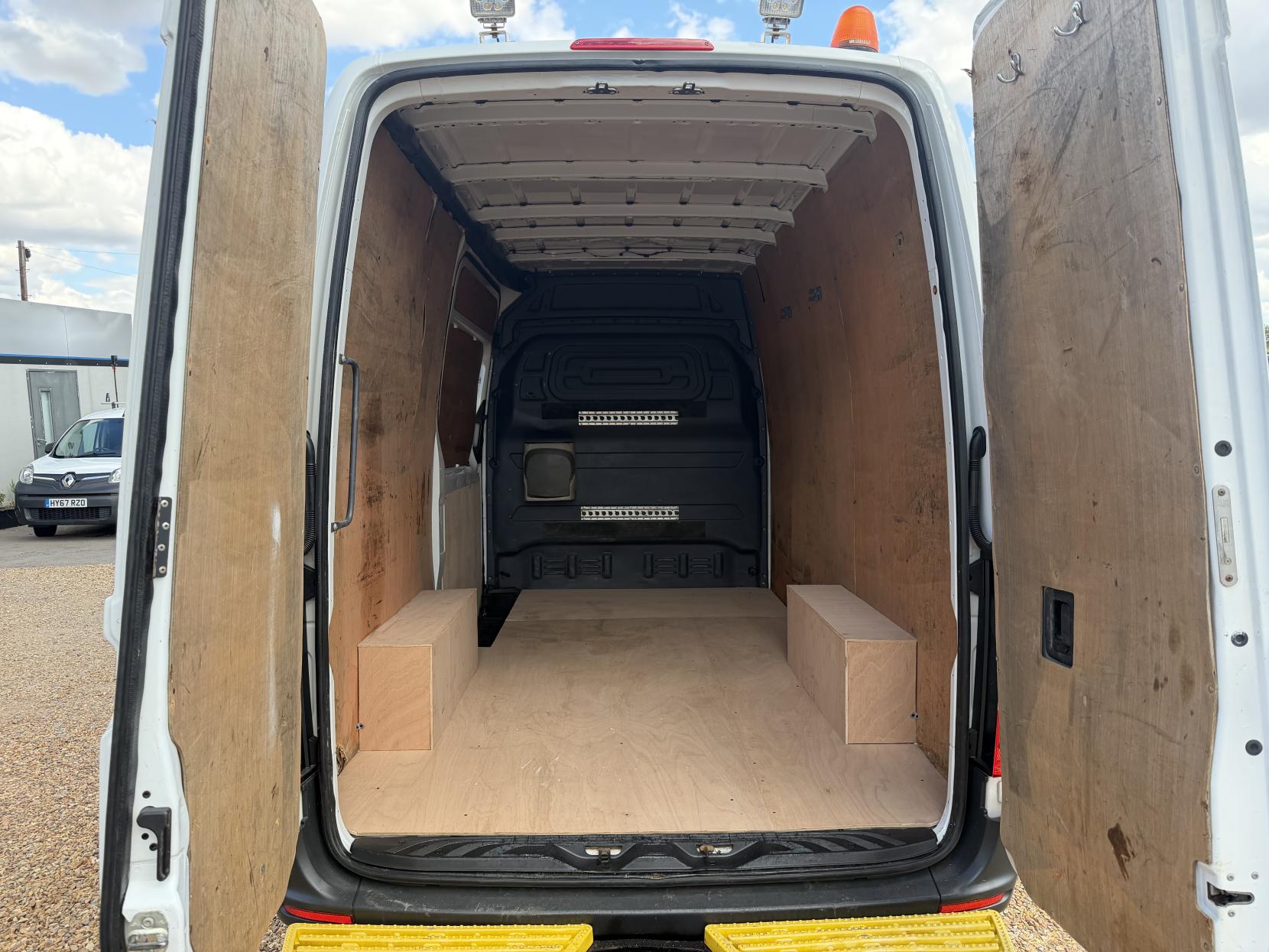 2021 Mercedes-Benz Sprinter 2.1 316 CDI Progressive Panel Van 5dr Diesel Manual RWD L2 H2 Euro 6 (s/s) (163 ps) - Thumbnail 3