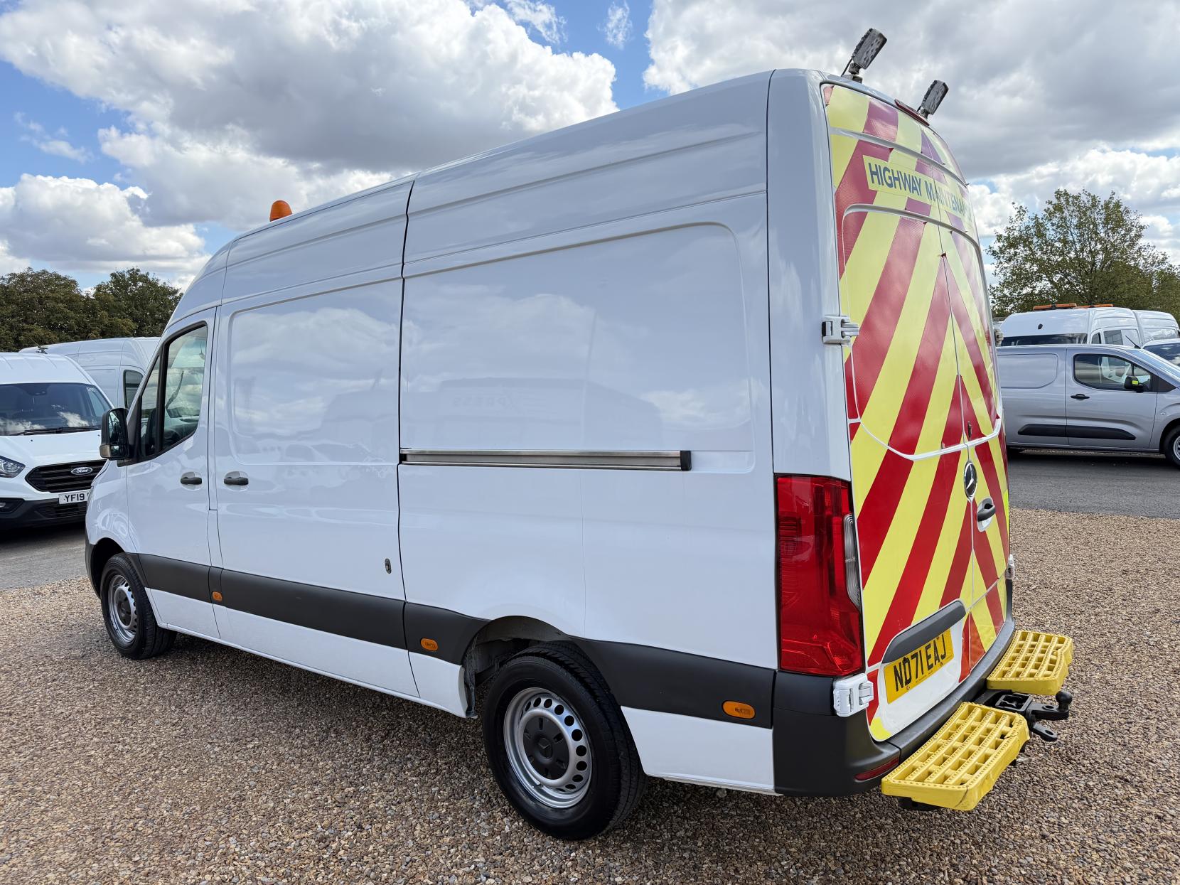 2021 Mercedes-Benz Sprinter 2.1 316 CDI Progressive Panel Van 5dr Diesel Manual RWD L2 H2 Euro 6 (s/s) (163 ps) - Thumbnail 9
