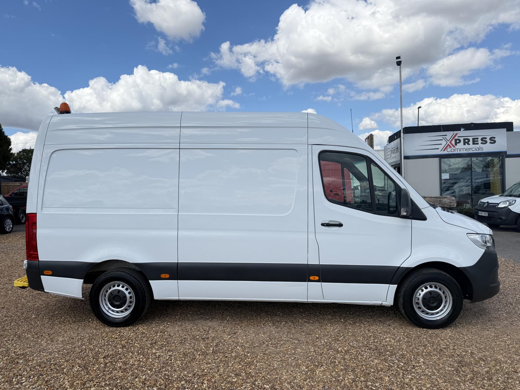 2021 Mercedes-Benz Sprinter 2.1 316 CDI Progressive Panel Van 5dr Diesel Manual RWD L2 H2 Euro 6 (s/s) (163 ps) - Thumbnail 12