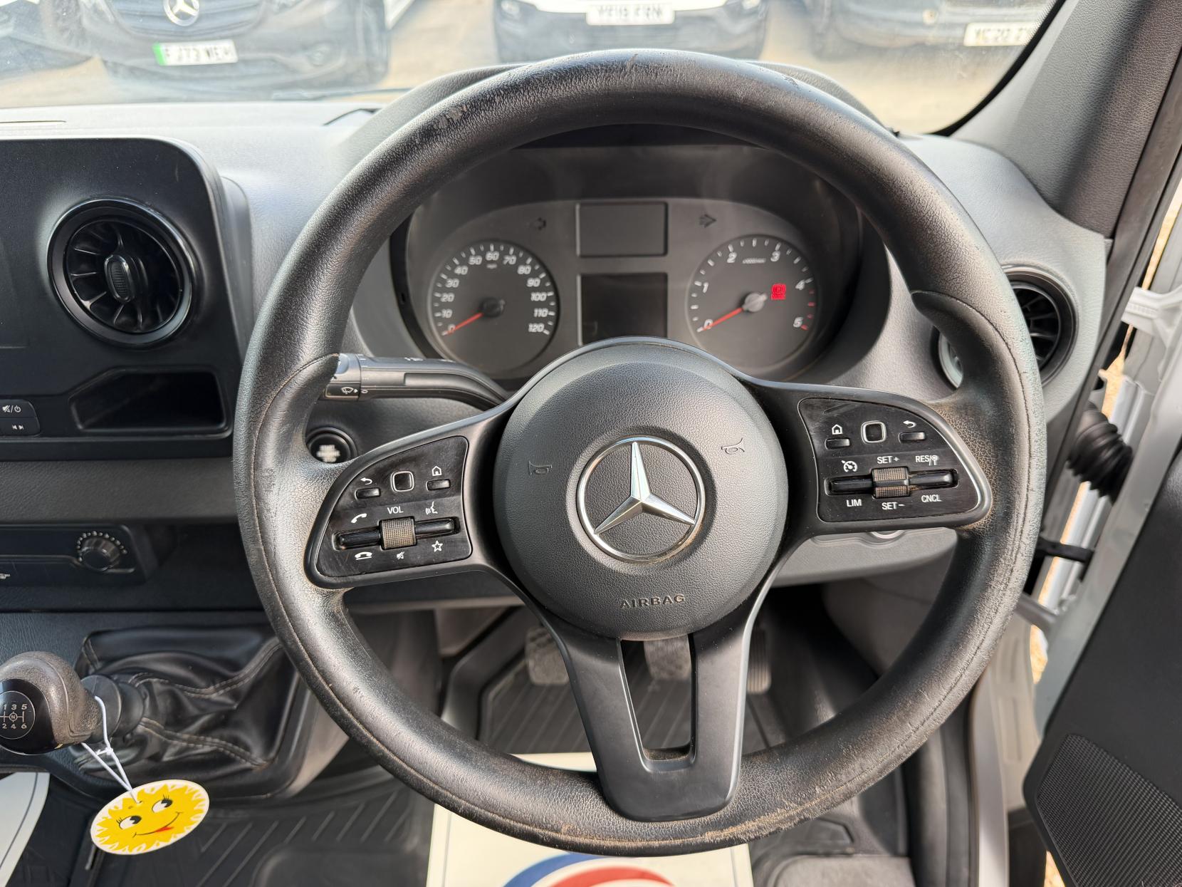 2021 Mercedes-Benz Sprinter 2.1 316 CDI Progressive Panel Van 5dr Diesel Manual RWD L2 H2 Euro 6 (s/s) (163 ps) - Thumbnail 21