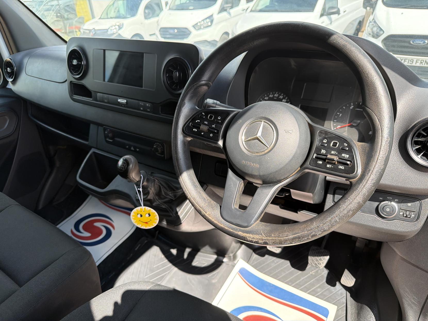 2021 Mercedes-Benz Sprinter 2.1 316 CDI Progressive Panel Van 5dr Diesel Manual RWD L2 H2 Euro 6 (s/s) (163 ps) - Thumbnail 2