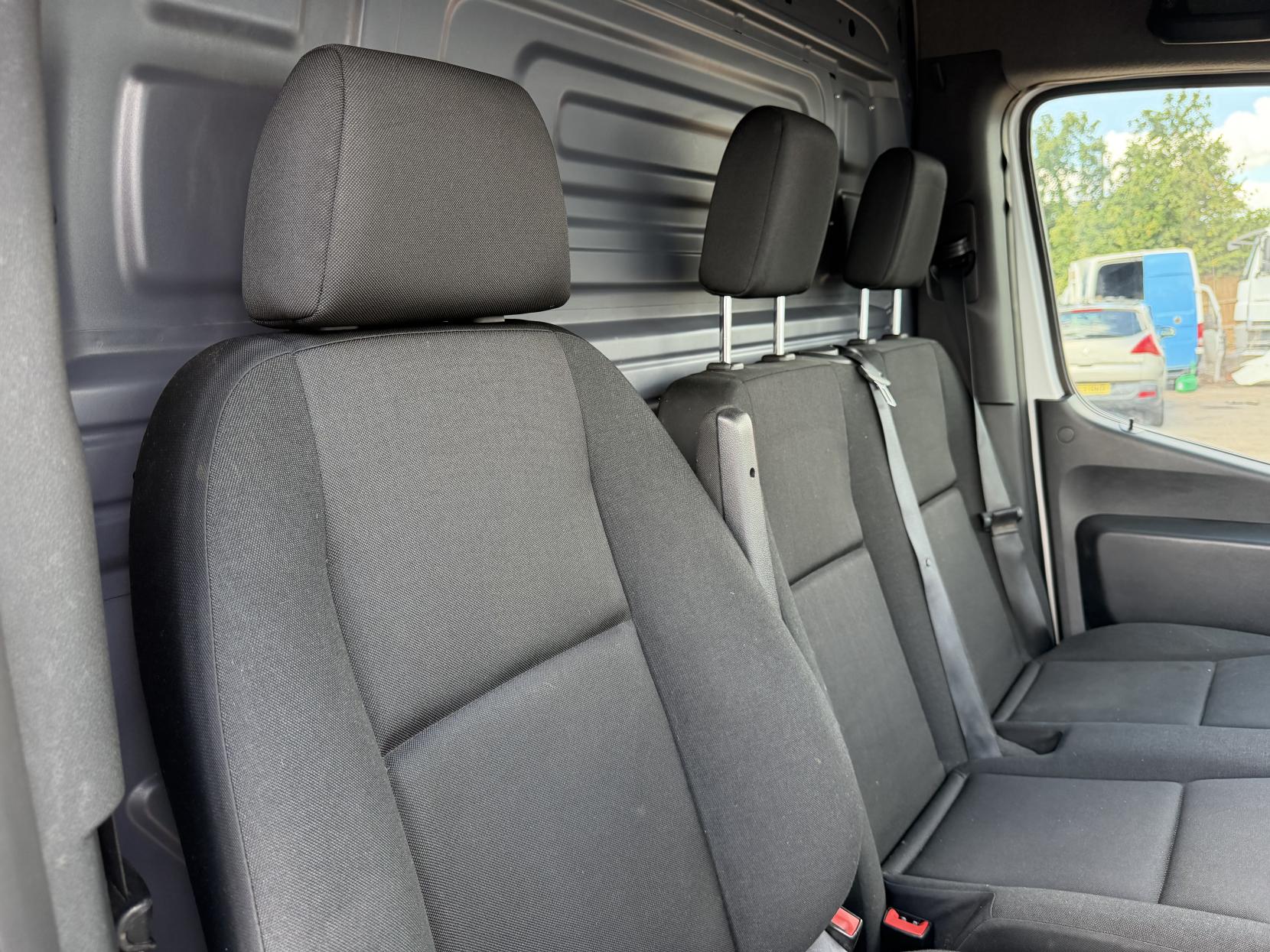 2021 Mercedes-Benz Sprinter 2.1 316 CDI Progressive Panel Van 5dr Diesel Manual RWD L2 H2 Euro 6 (s/s) (163 ps) - Thumbnail 15