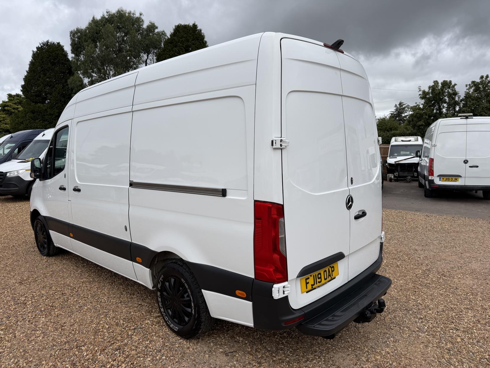 2019 Mercedes-Benz Sprinter 2.1 314 CDI Panel Van 5dr Diesel Manual RWD L2 H2 Euro 6 (143 ps) - Thumbnail 8