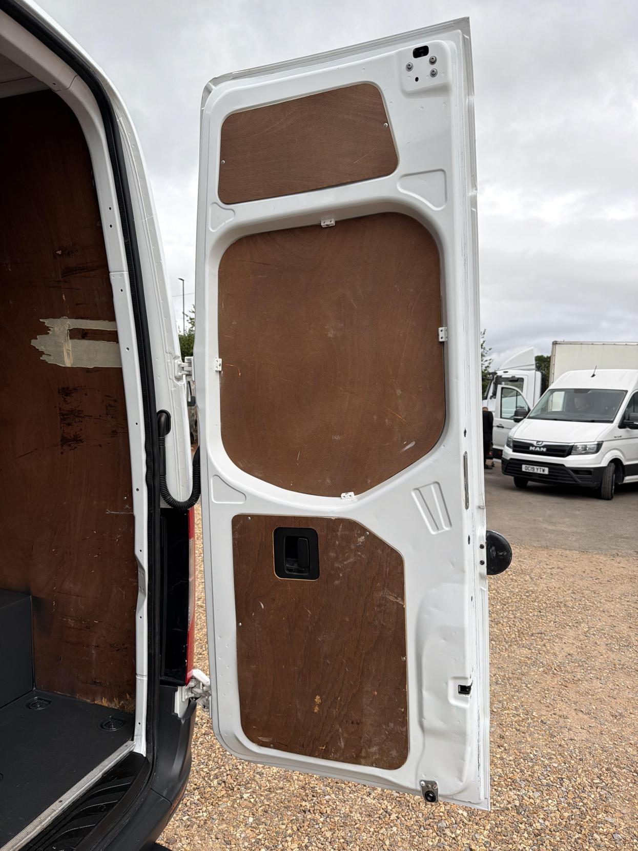 2019 Mercedes-Benz Sprinter 2.1 314 CDI Panel Van 5dr Diesel Manual RWD L2 H2 Euro 6 (143 ps) - Thumbnail 44