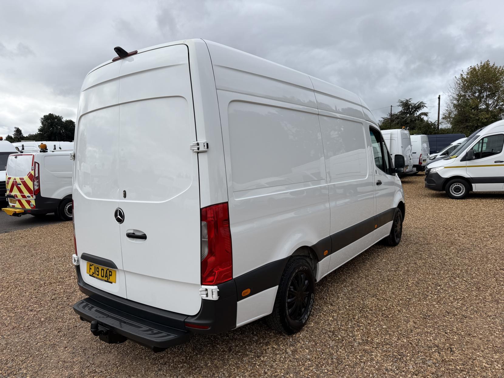 2019 Mercedes-Benz Sprinter 2.1 314 CDI Panel Van 5dr Diesel Manual RWD L2 H2 Euro 6 (143 ps) - Thumbnail 10