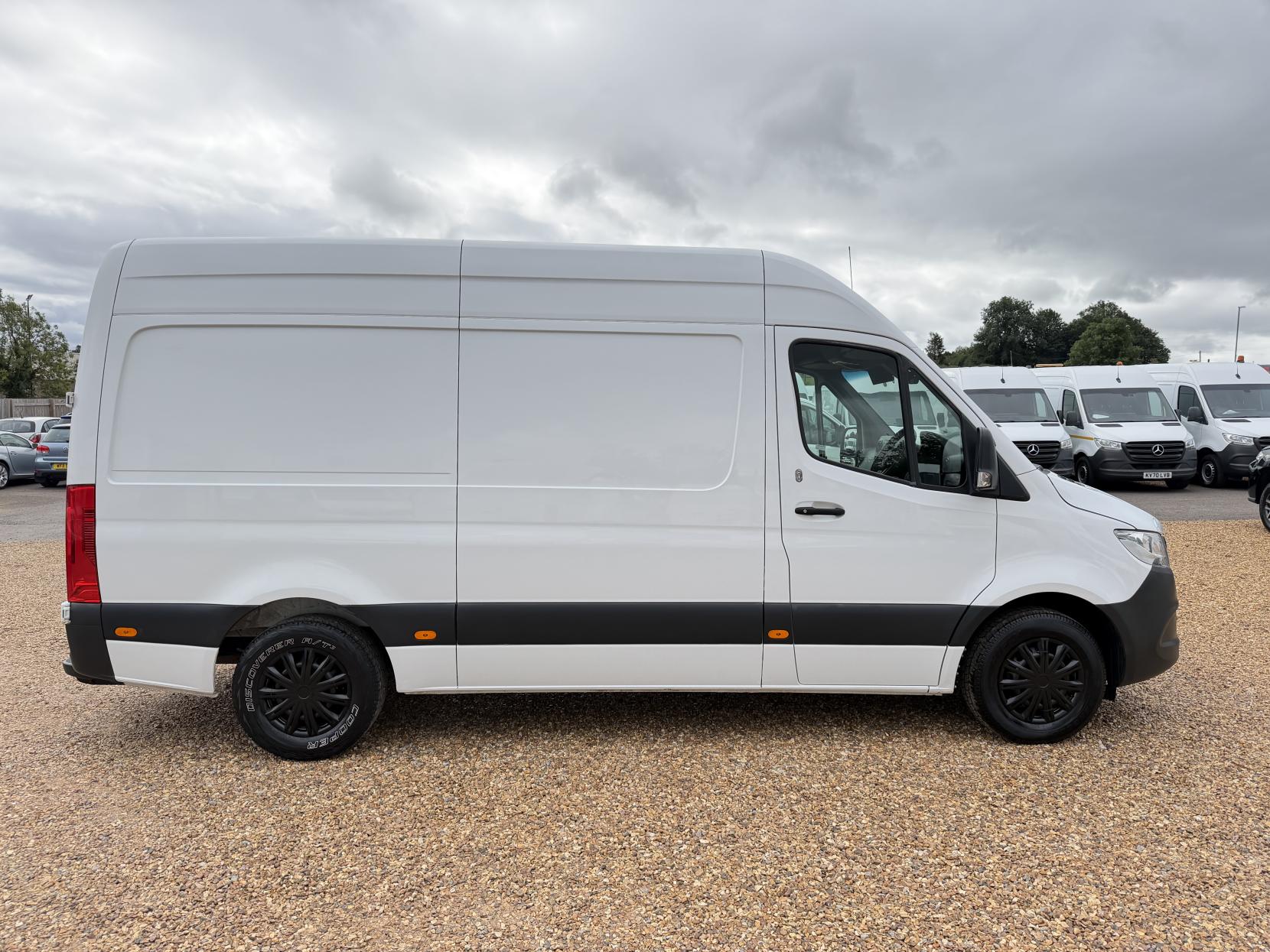 2019 Mercedes-Benz Sprinter 2.1 314 CDI Panel Van 5dr Diesel Manual RWD L2 H2 Euro 6 (143 ps) - Thumbnail 11