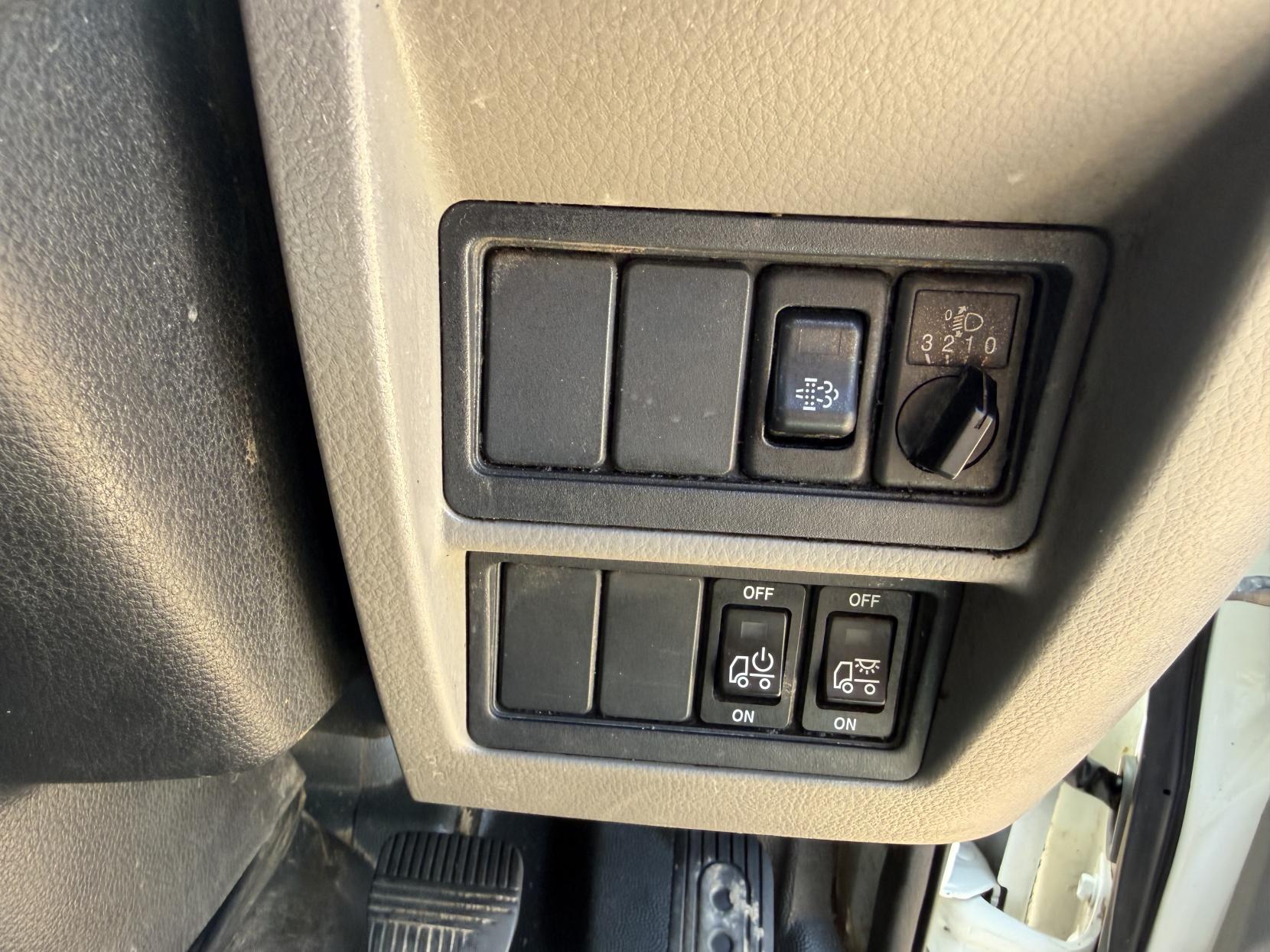 2019 Nissan NT400 Cabstar 3.0 dCi 35.13 Tipper 2dr Diesel Manual L1 Euro 6 (130 ps) - Thumbnail 46