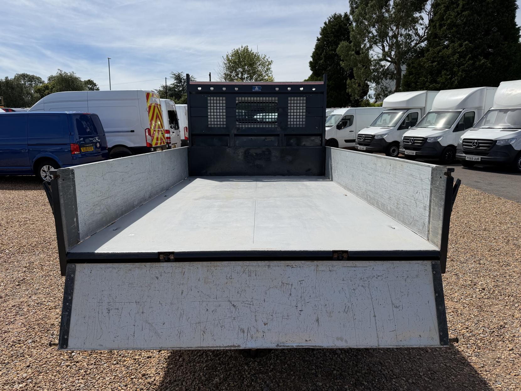 2019 Nissan NT400 Cabstar 3.0 dCi 35.13 Tipper 2dr Diesel Manual L1 Euro 6 (130 ps) - Thumbnail 38