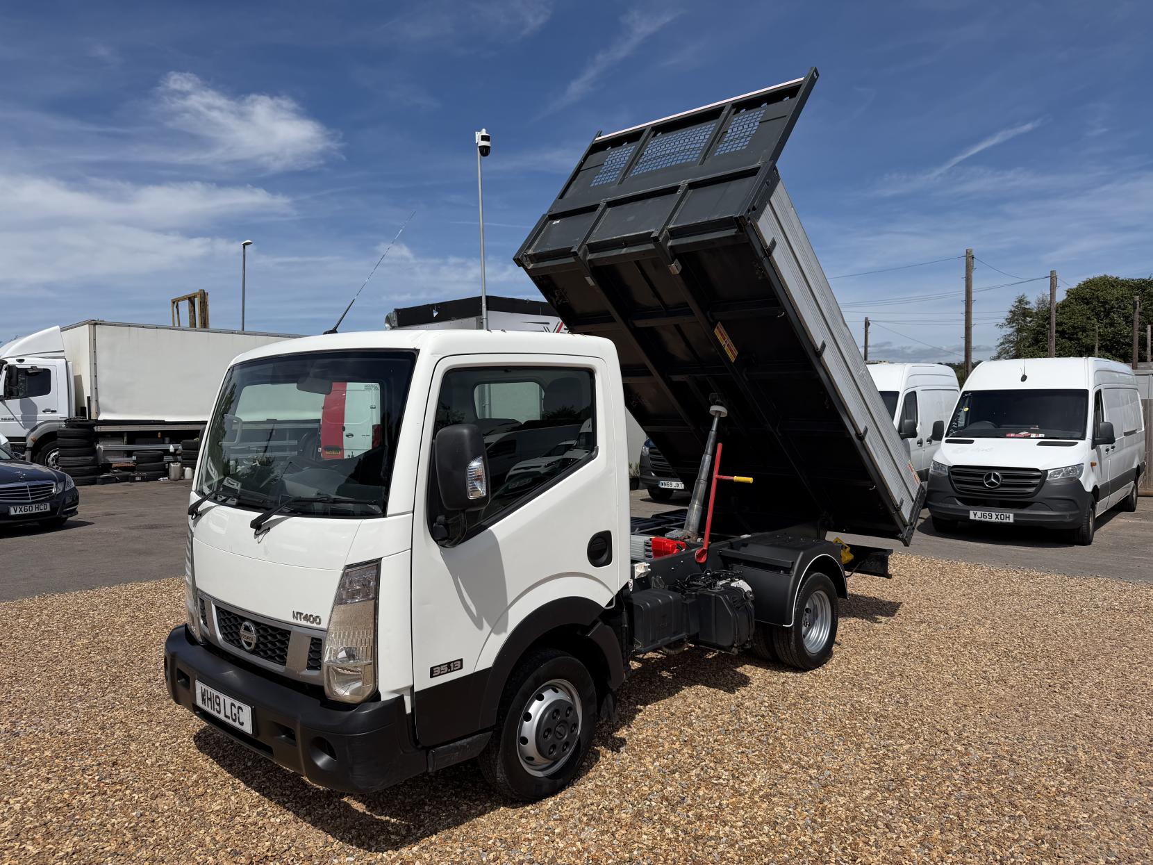 2019 Nissan NT400 Cabstar 3.0 dCi 35.13 Tipper 2dr Diesel Manual L1 Euro 6 (130 ps) - Thumbnail 7