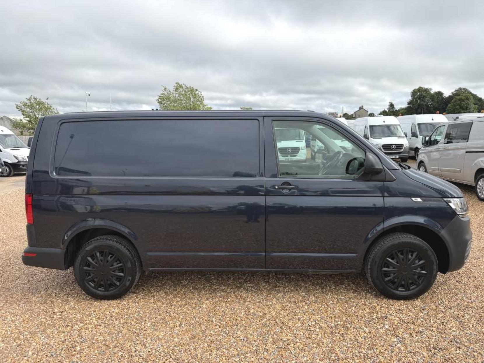 2021 Volkswagen Transporter 2.0 TDI T28 Startline Panel Van 5dr Diesel Manual FWD SWB Euro 6 (s/s) (110 ps) - Thumbnail 12