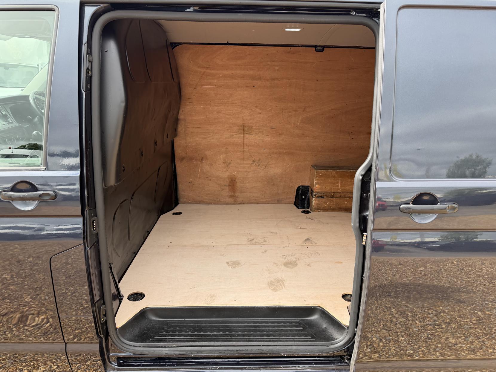 2021 Volkswagen Transporter 2.0 TDI T28 Startline Panel Van 5dr Diesel Manual FWD SWB Euro 6 (s/s) (110 ps) - Thumbnail 19