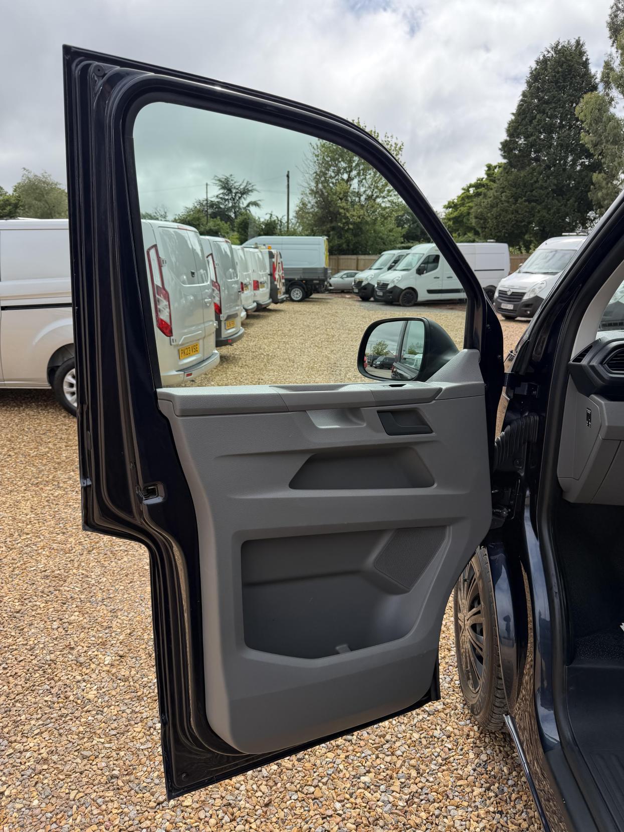 2021 Volkswagen Transporter 2.0 TDI T28 Startline Panel Van 5dr Diesel Manual FWD SWB Euro 6 (s/s) (110 ps) - Thumbnail 16