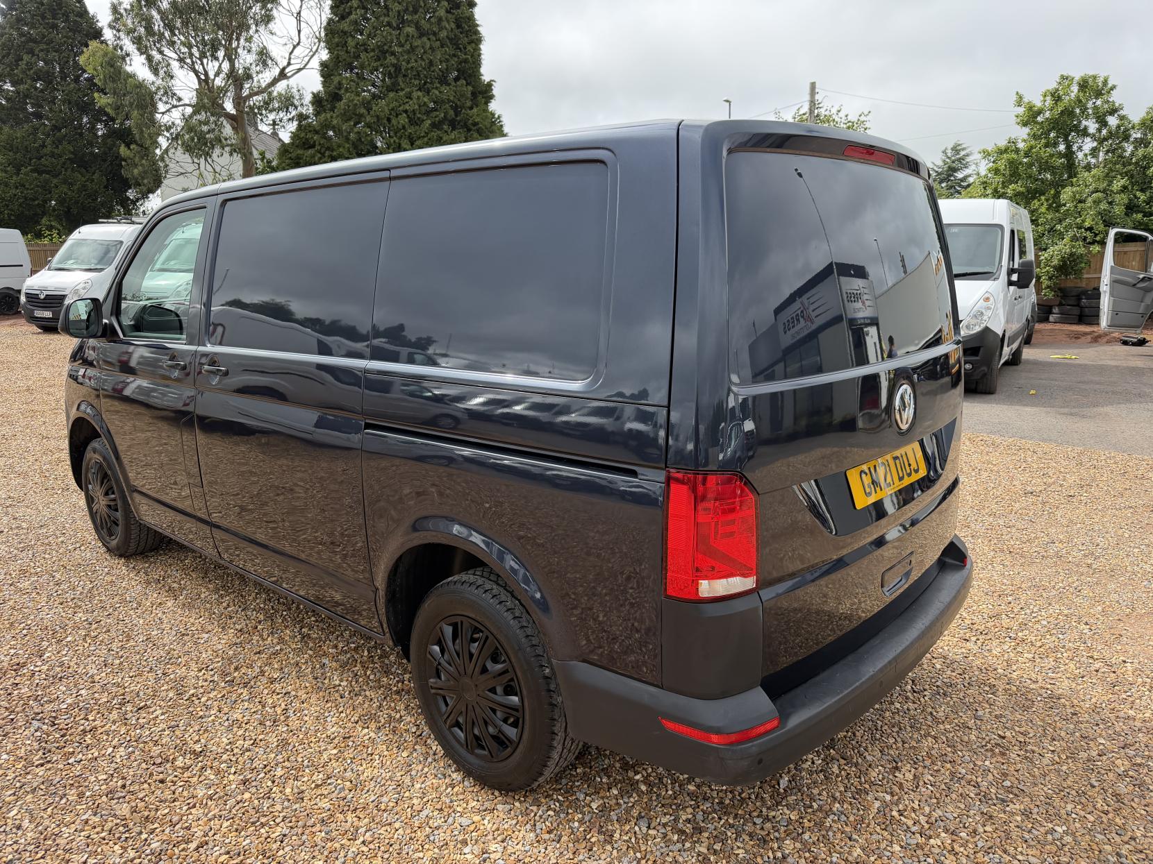 2021 Volkswagen Transporter 2.0 TDI T28 Startline Panel Van 5dr Diesel Manual FWD SWB Euro 6 (s/s) (110 ps) - Thumbnail 9