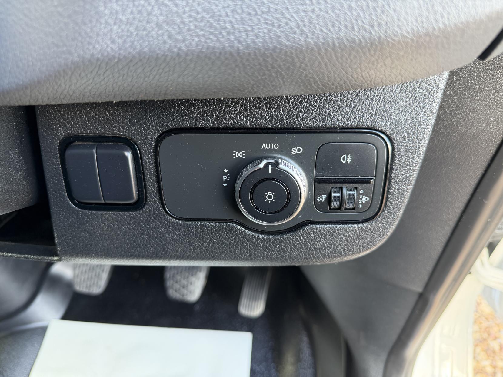 2019 Mercedes-Benz Sprinter 2.1 316 CDI Panel Van 5dr Diesel Manual RWD L2 H2 Euro 6 (163 ps) - Thumbnail 26