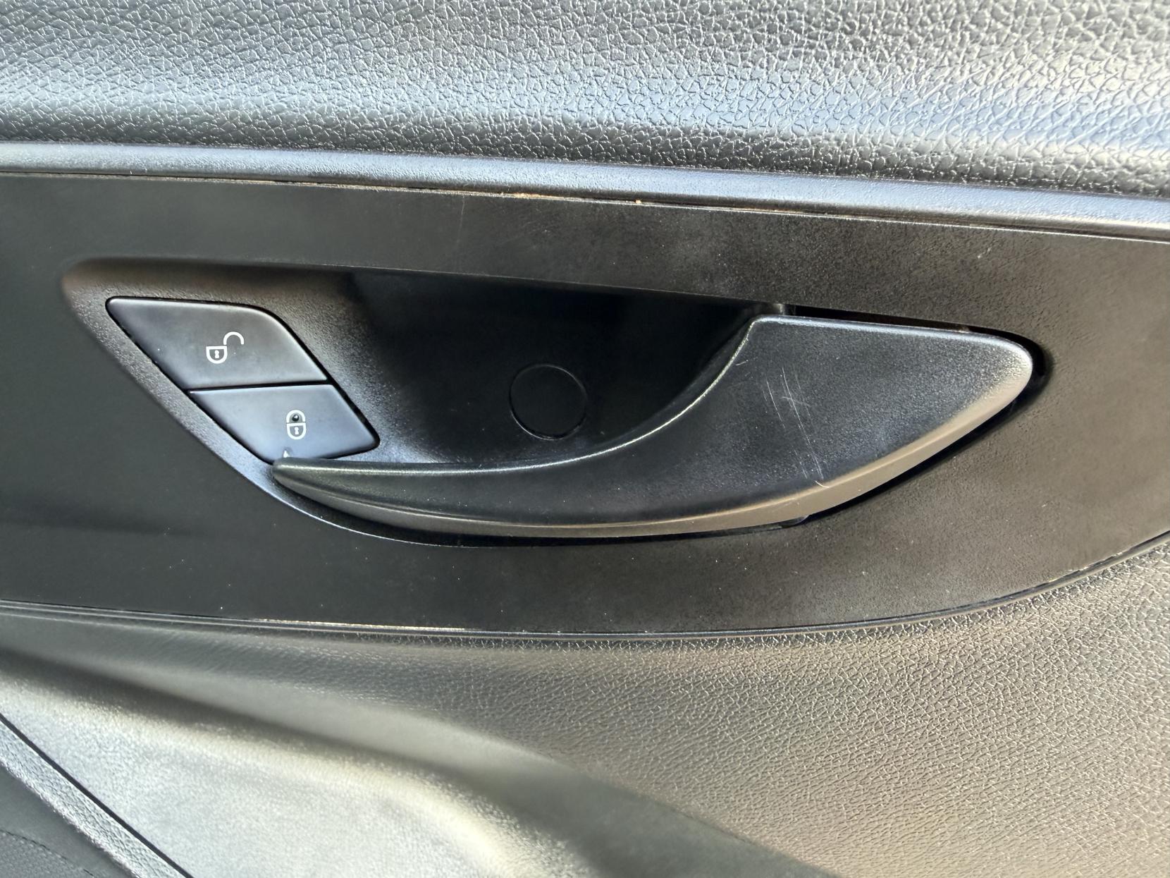 2019 Mercedes-Benz Sprinter 2.1 316 CDI Panel Van 5dr Diesel Manual RWD L2 H2 Euro 6 (163 ps) - Thumbnail 27