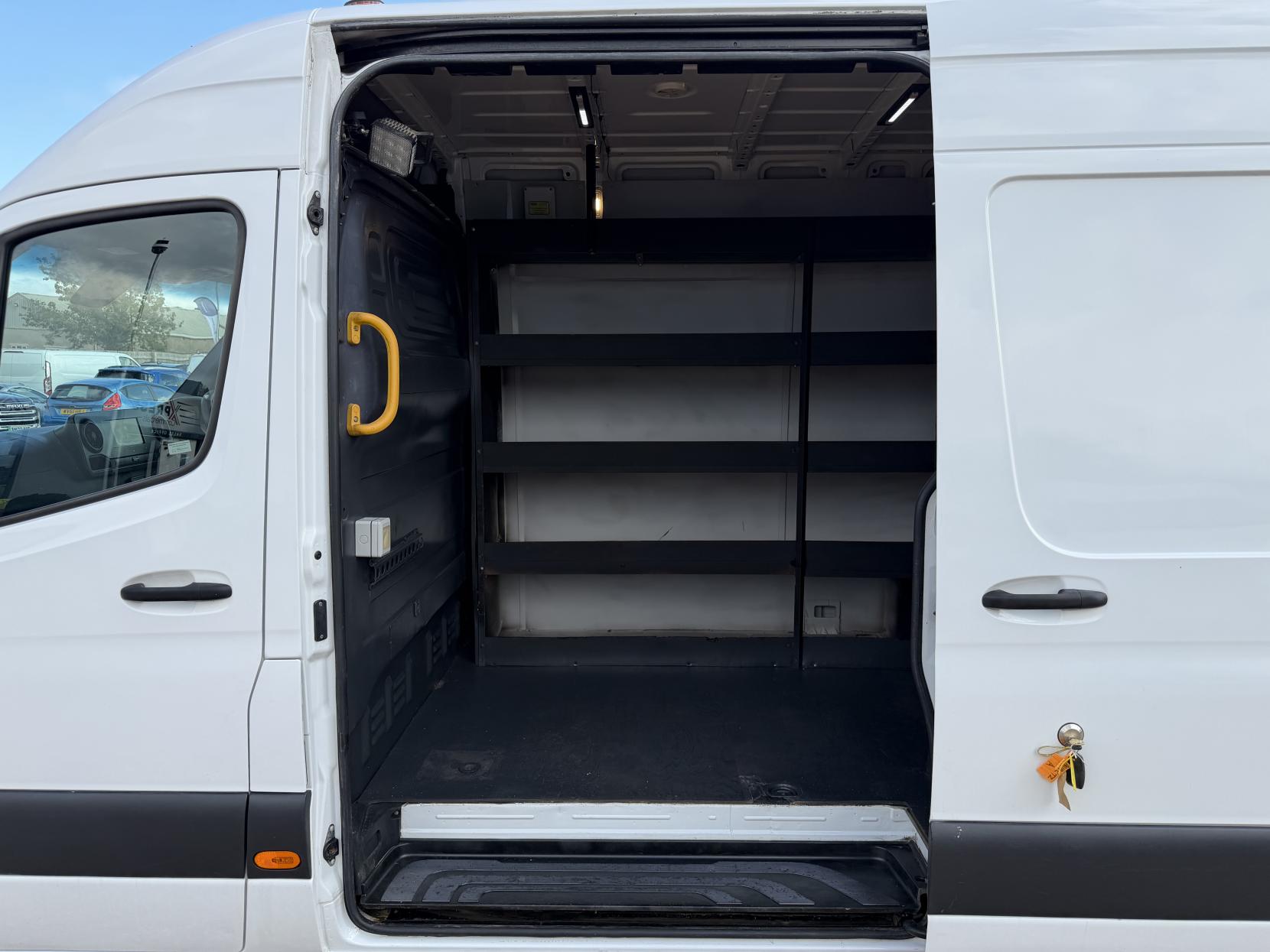 2019 Mercedes-Benz Sprinter 2.1 316 CDI Panel Van 5dr Diesel Manual RWD L2 H2 Euro 6 (163 ps) - Thumbnail 38