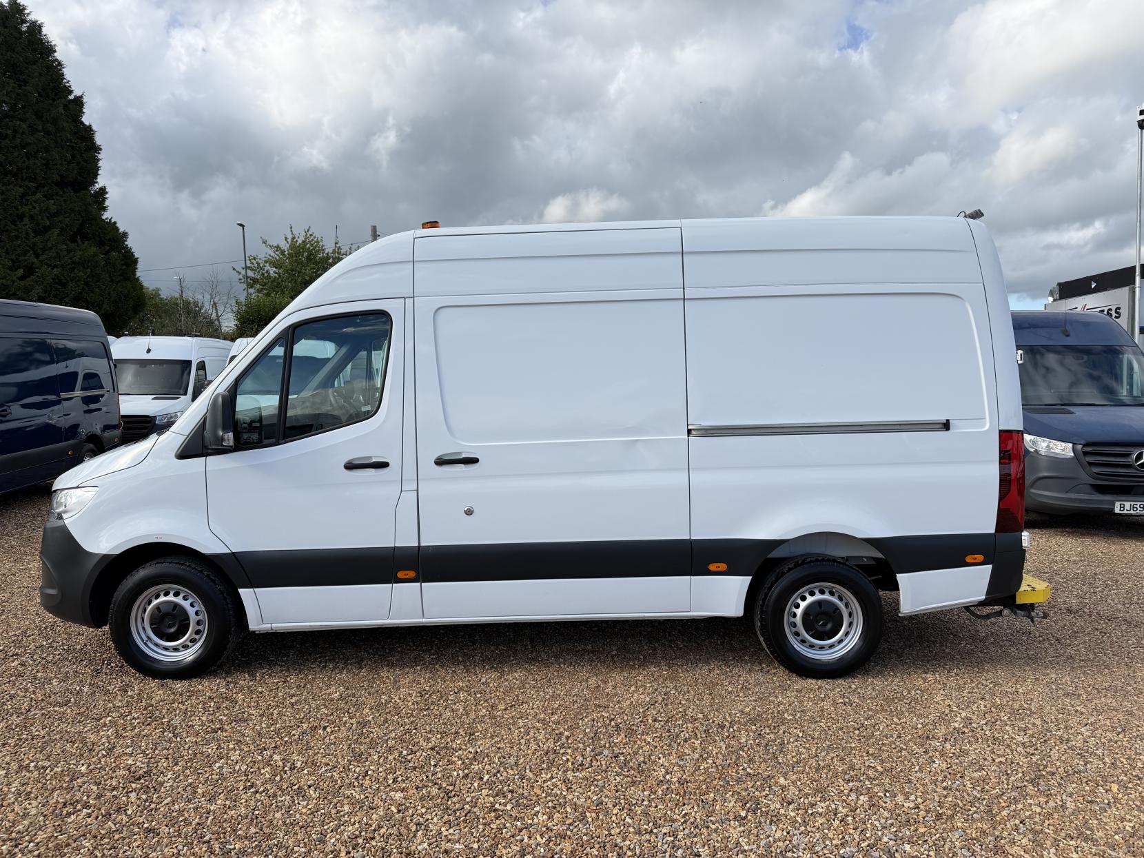 2019 Mercedes-Benz Sprinter 2.1 316 CDI Panel Van 5dr Diesel Manual RWD L2 H2 Euro 6 (163 ps) - Thumbnail 8