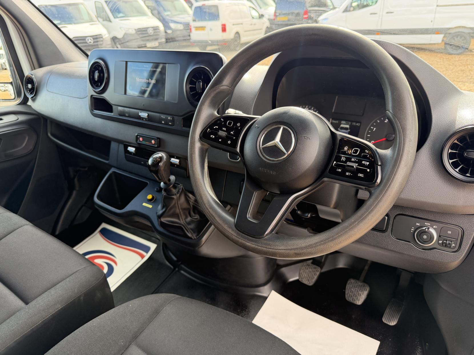 2019 Mercedes-Benz Sprinter 2.1 316 CDI Panel Van 5dr Diesel Manual RWD L2 H2 Euro 6 (163 ps) - Thumbnail 2
