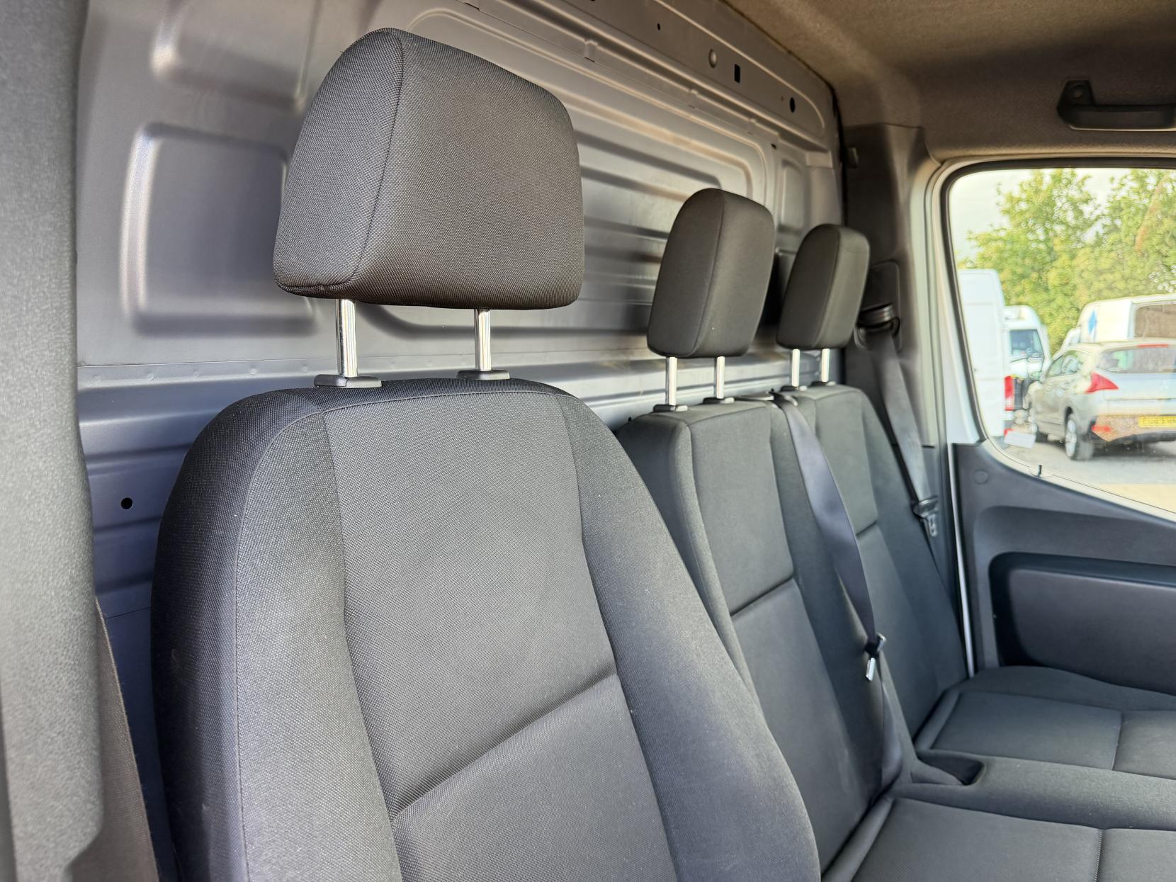 2019 Mercedes-Benz Sprinter 2.1 316 CDI Panel Van 5dr Diesel Manual RWD L2 H2 Euro 6 (163 ps) - Thumbnail 15