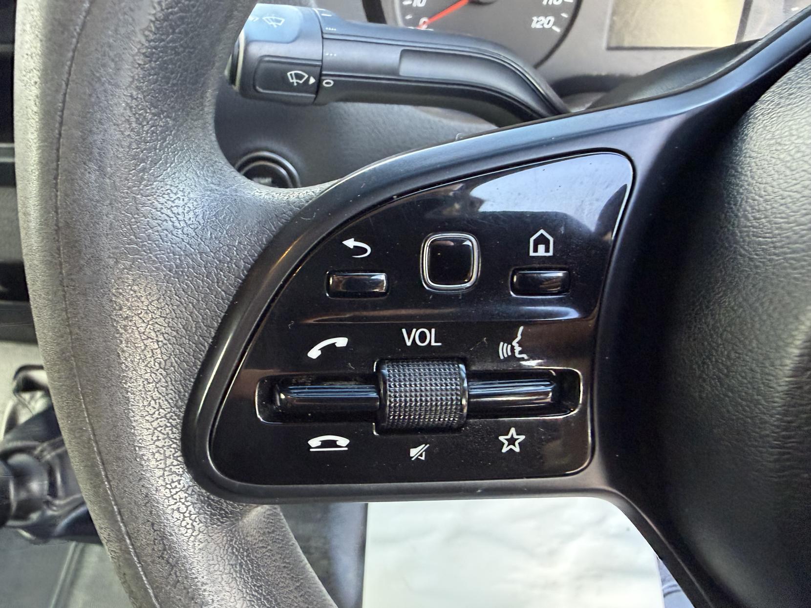 2019 Mercedes-Benz Sprinter 2.1 316 CDI Panel Van 5dr Diesel Manual RWD L2 H2 Euro 6 (163 ps) - Thumbnail 18
