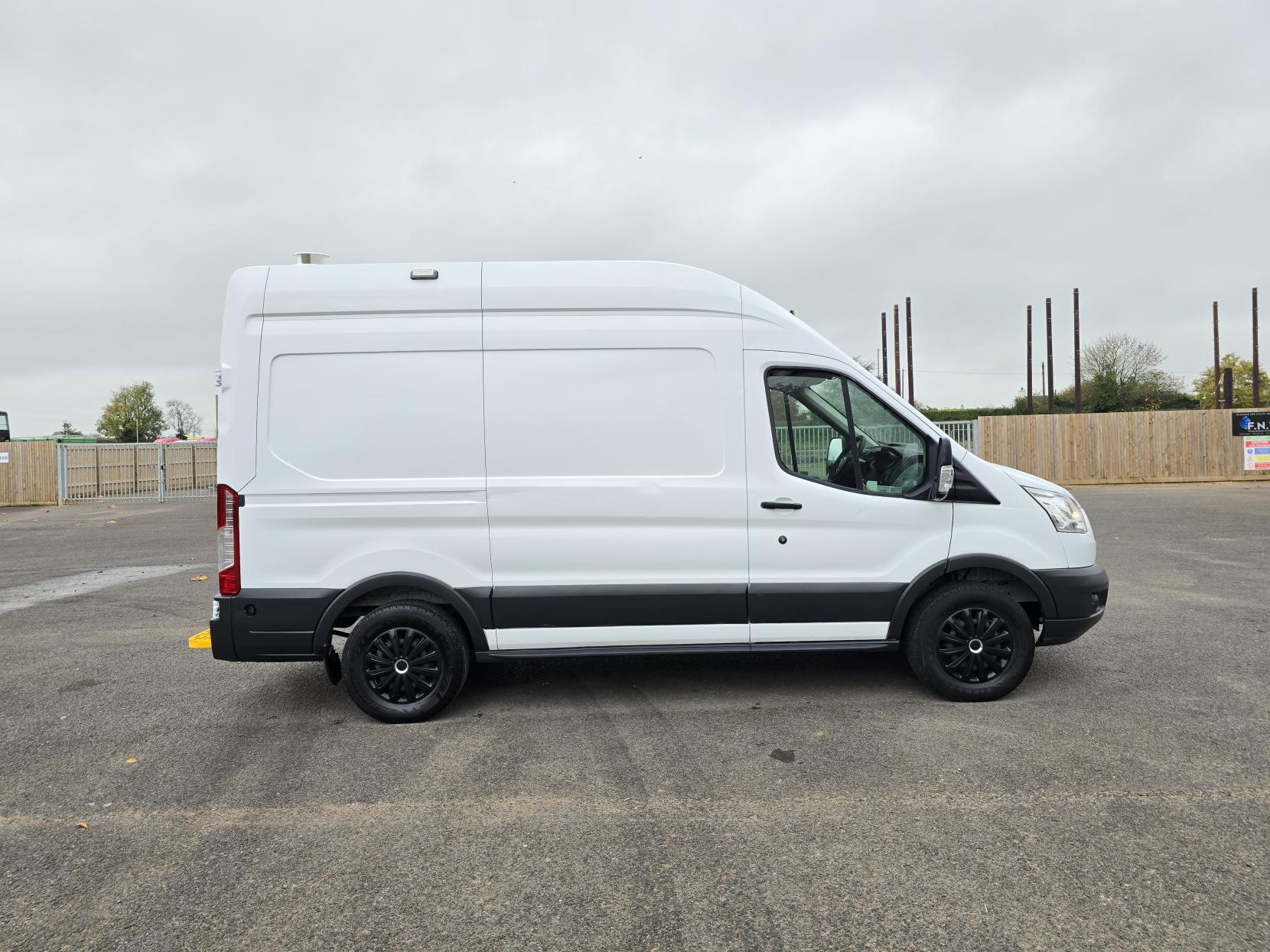 Ford Transit 2.2 TDCi 350 Panel Van 5dr Diesel Manual RWD L2 H3 Euro 5 (125 ps)