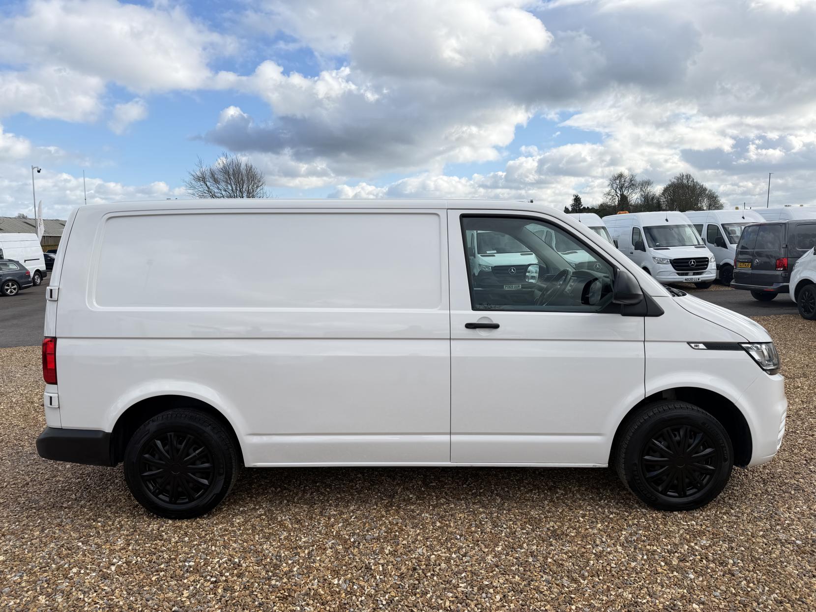 Volkswagen Transporter 2.0 TDI T28 Startline Panel Van 5dr Diesel Manual FWD SWB Euro 6 (s/s) (110 ps)