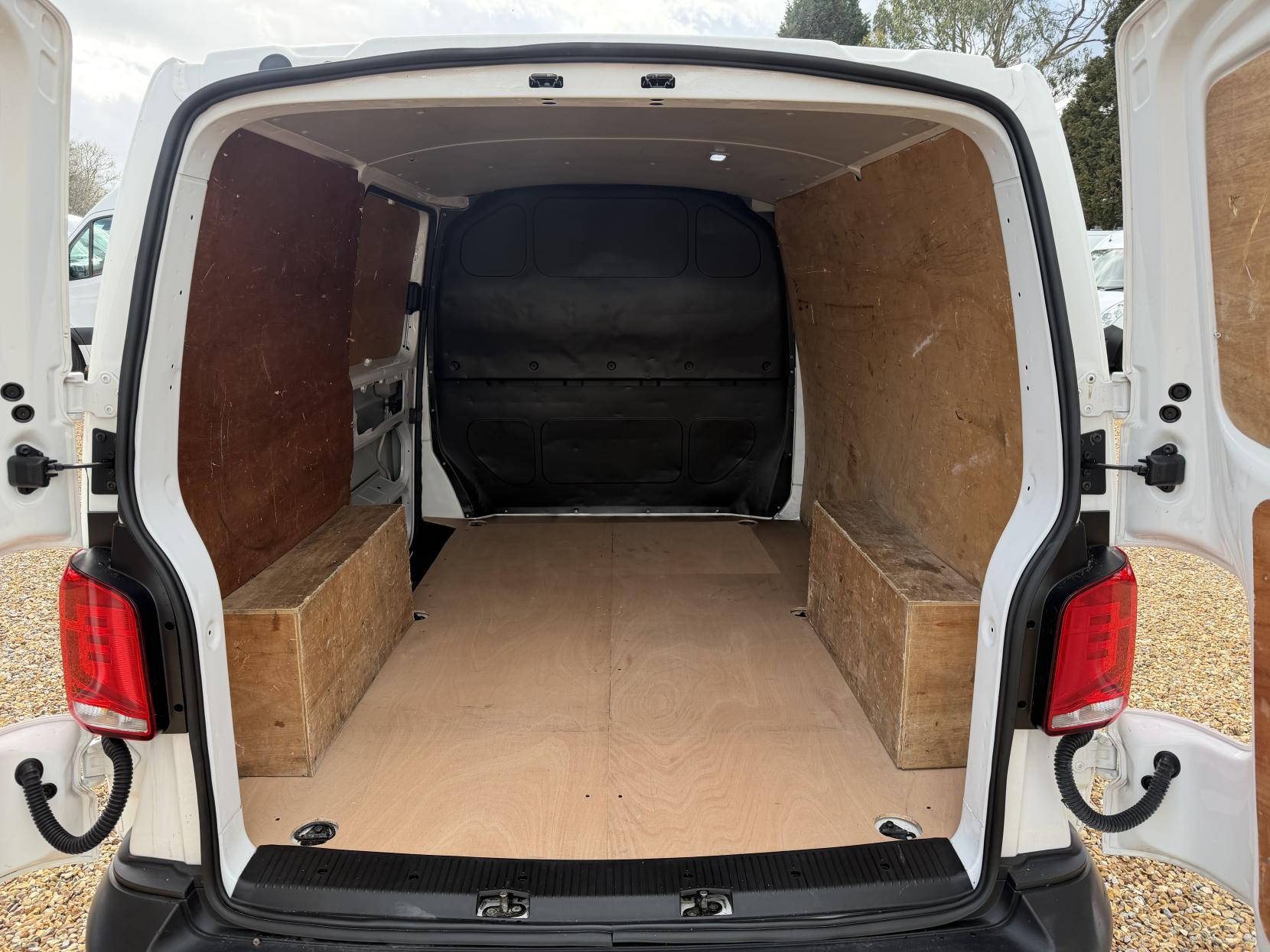 Volkswagen Transporter 2.0 TDI T28 Startline Panel Van 5dr Diesel Manual FWD SWB Euro 6 (s/s) (110 ps)