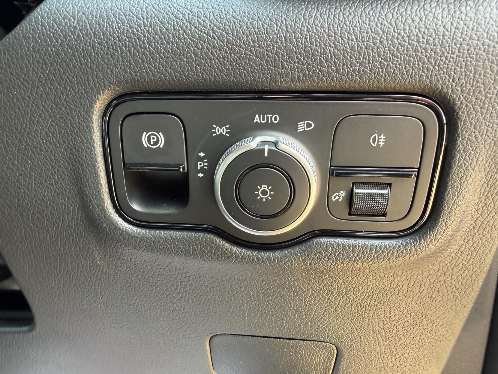 2026 Mercedes-Benz Vito 2.0 119 CDI SELECT Crew Van Double Cab 5dr Diesel G-Tronic RWD L3 Euro 6 (s/s) (190 ps) - Thumbnail 23