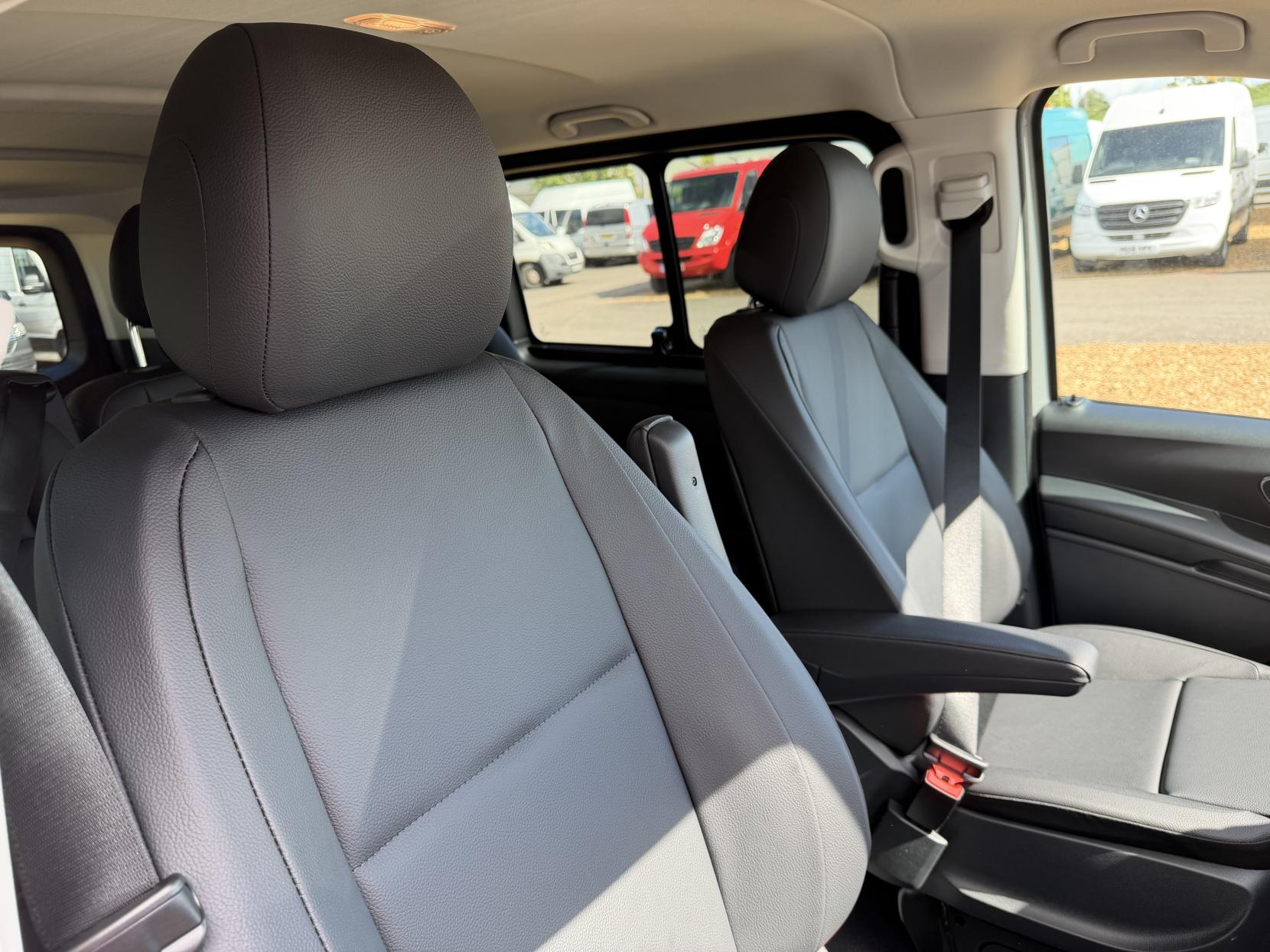2026 Mercedes-Benz Vito 2.0 119 CDI SELECT Crew Van Double Cab 5dr Diesel G-Tronic RWD L3 Euro 6 (s/s) (190 ps) - Thumbnail 18