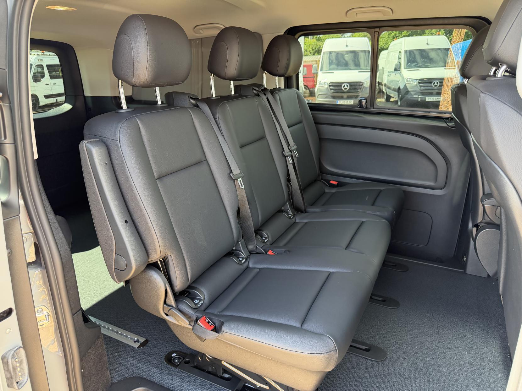 2026 Mercedes-Benz Vito 2.0 119 CDI SELECT Crew Van Double Cab 5dr Diesel G-Tronic RWD L3 Euro 6 (s/s) (190 ps) - Thumbnail 43