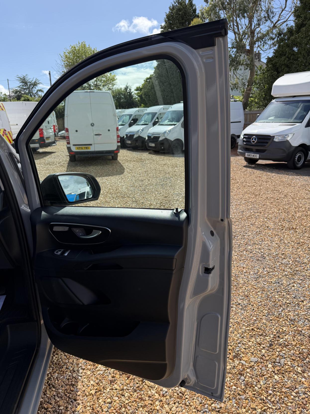 2026 Mercedes-Benz Vito 2.0 119 CDI SELECT Crew Van Double Cab 5dr Diesel G-Tronic RWD L3 Euro 6 (s/s) (190 ps) - Thumbnail 15