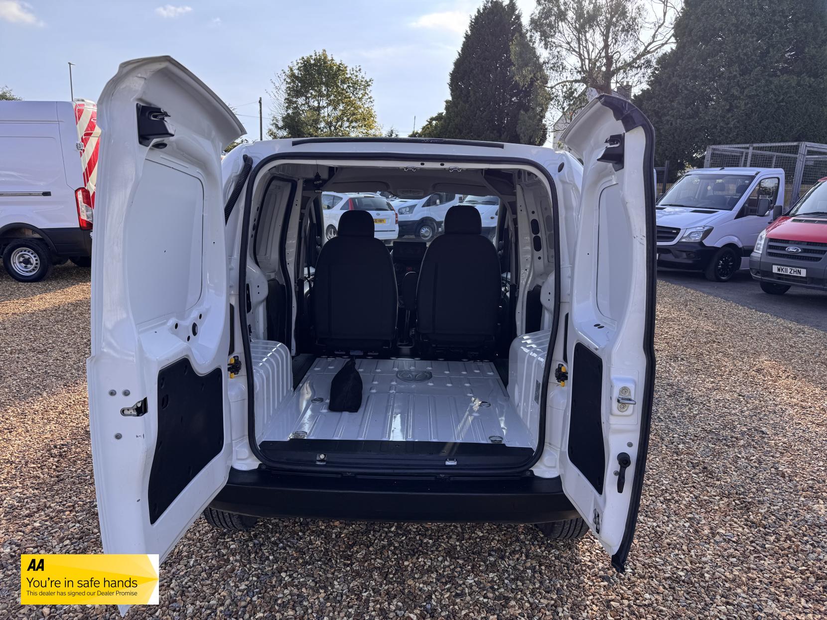 Peugeot Bipper 1.3 HDi Professional Panel Van 3dr Diesel Manual FWD L1 H1 (119 g/km, 75 bhp)