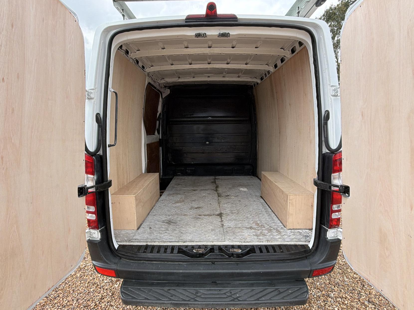 2016 Mercedes-Benz Sprinter 2.1 211 CDi Panel Van 5dr Diesel Manual RWD L1 (231 g/km, 112 bhp) - Thumbnail 3