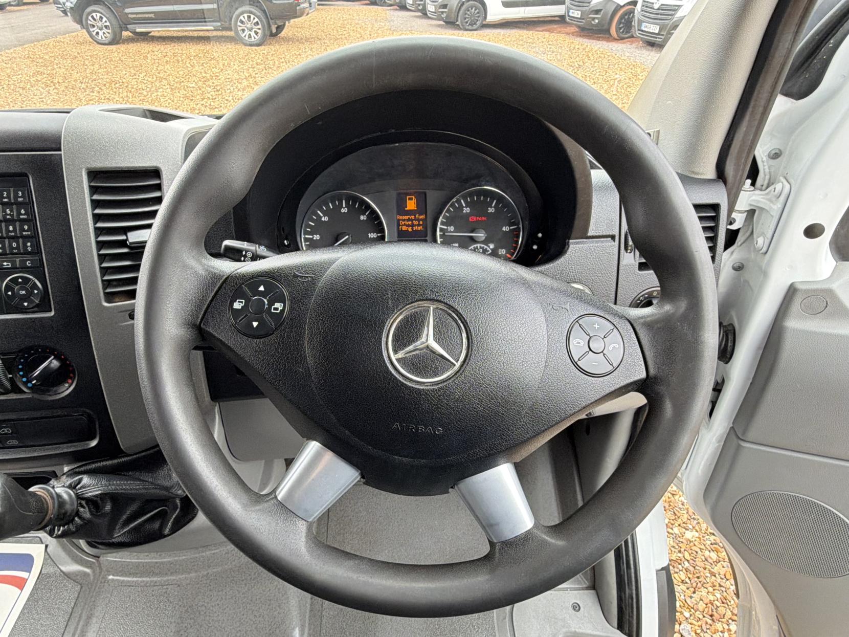 2016 Mercedes-Benz Sprinter 2.1 211 CDi Panel Van 5dr Diesel Manual RWD L1 (231 g/km, 112 bhp) - Thumbnail 12