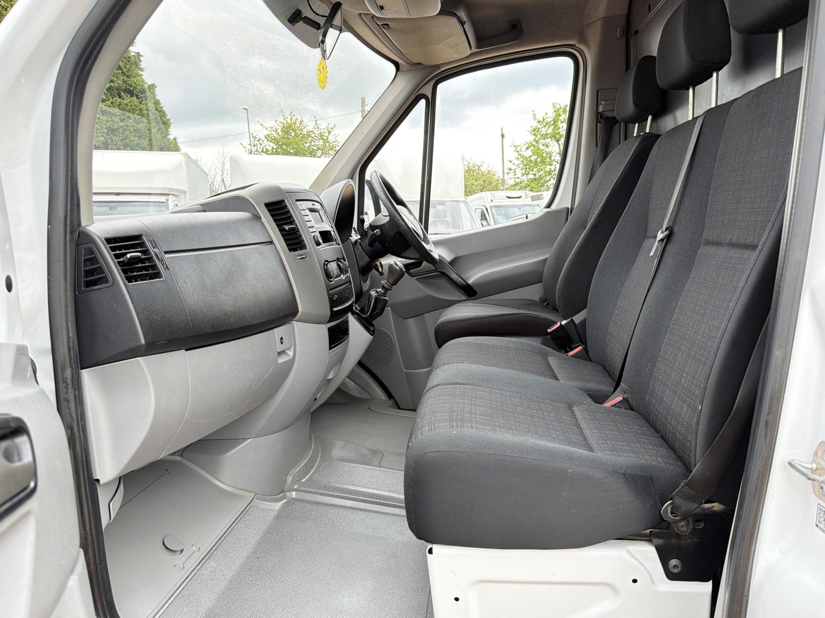 2016 Mercedes-Benz Sprinter 2.1 211 CDi Panel Van 5dr Diesel Manual RWD L1 (231 g/km, 112 bhp) - Thumbnail 33