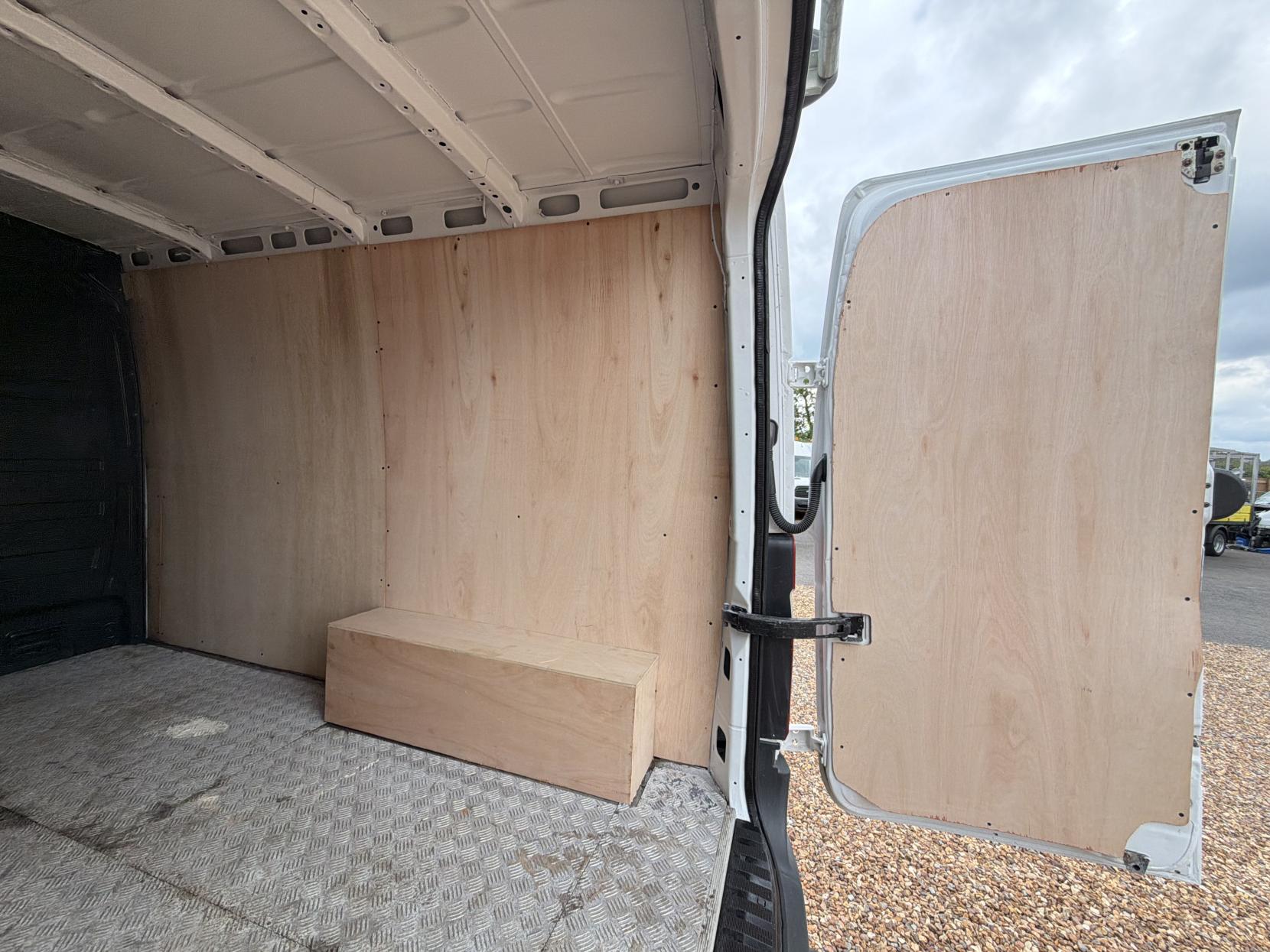 2016 Mercedes-Benz Sprinter 2.1 211 CDi Panel Van 5dr Diesel Manual RWD L1 (231 g/km, 112 bhp) - Thumbnail 27