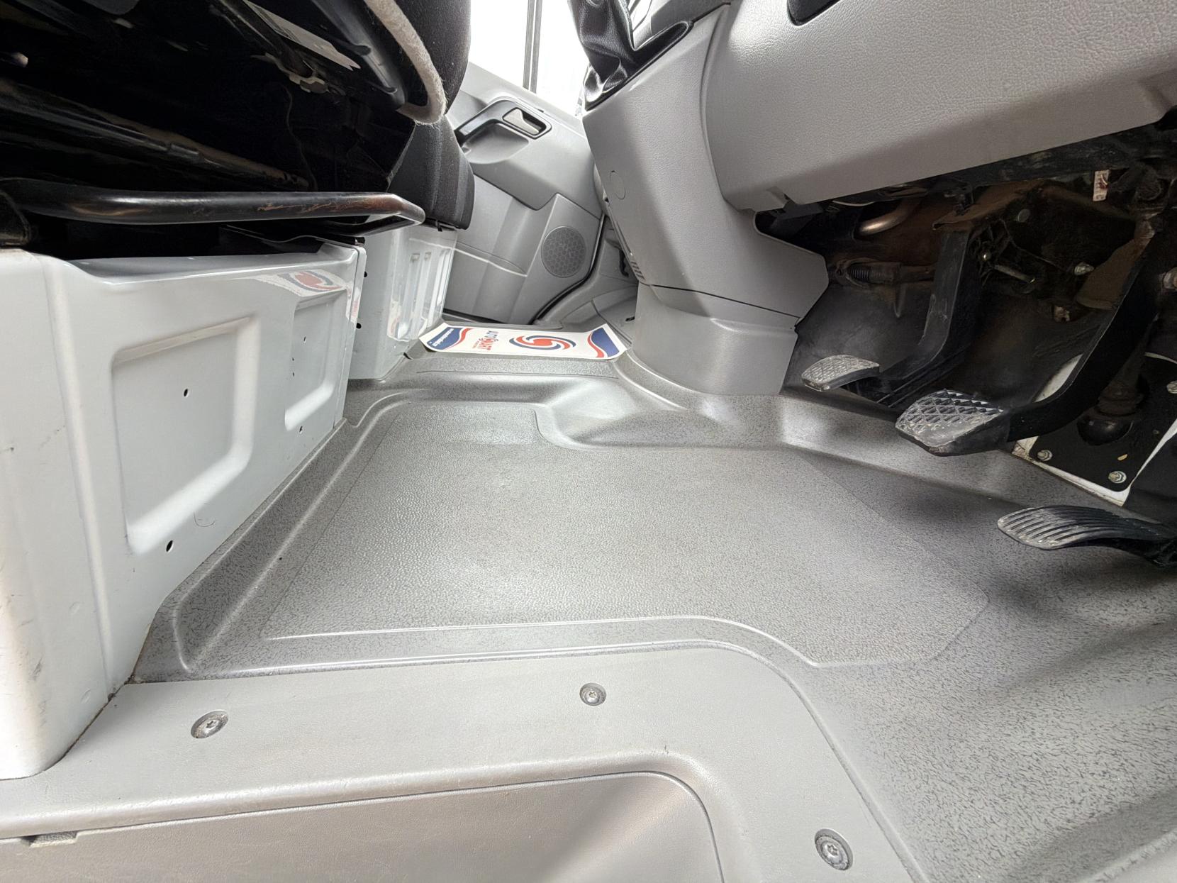 2016 Mercedes-Benz Sprinter 2.1 211 CDi Panel Van 5dr Diesel Manual RWD L1 (231 g/km, 112 bhp) - Thumbnail 23