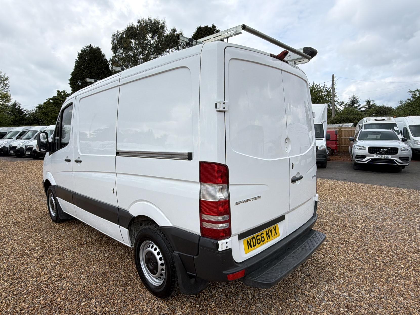 2016 Mercedes-Benz Sprinter 2.1 211 CDi Panel Van 5dr Diesel Manual RWD L1 (231 g/km, 112 bhp) - Thumbnail 8