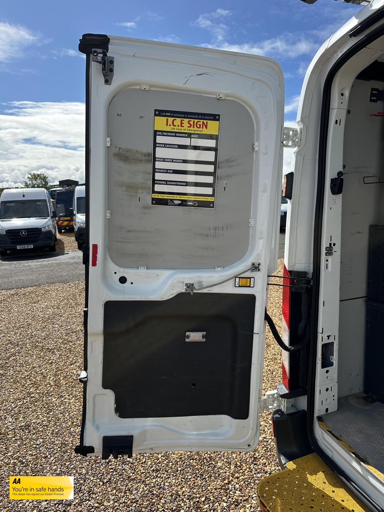Ford Transit 2.2 TDCi 350 Panel Van 5dr Diesel Manual RWD L2 H2 Euro 5 (125 ps)