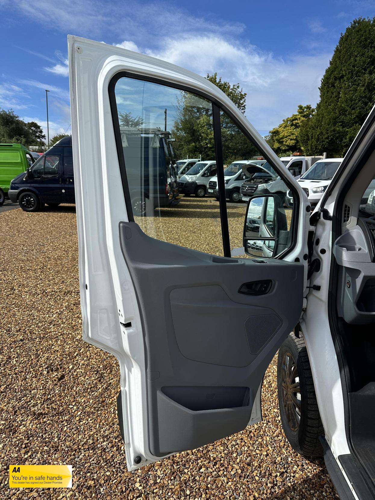 Ford Transit 2.2 TDCi 350 Panel Van 5dr Diesel Manual RWD L2 H2 Euro 5 (125 ps)