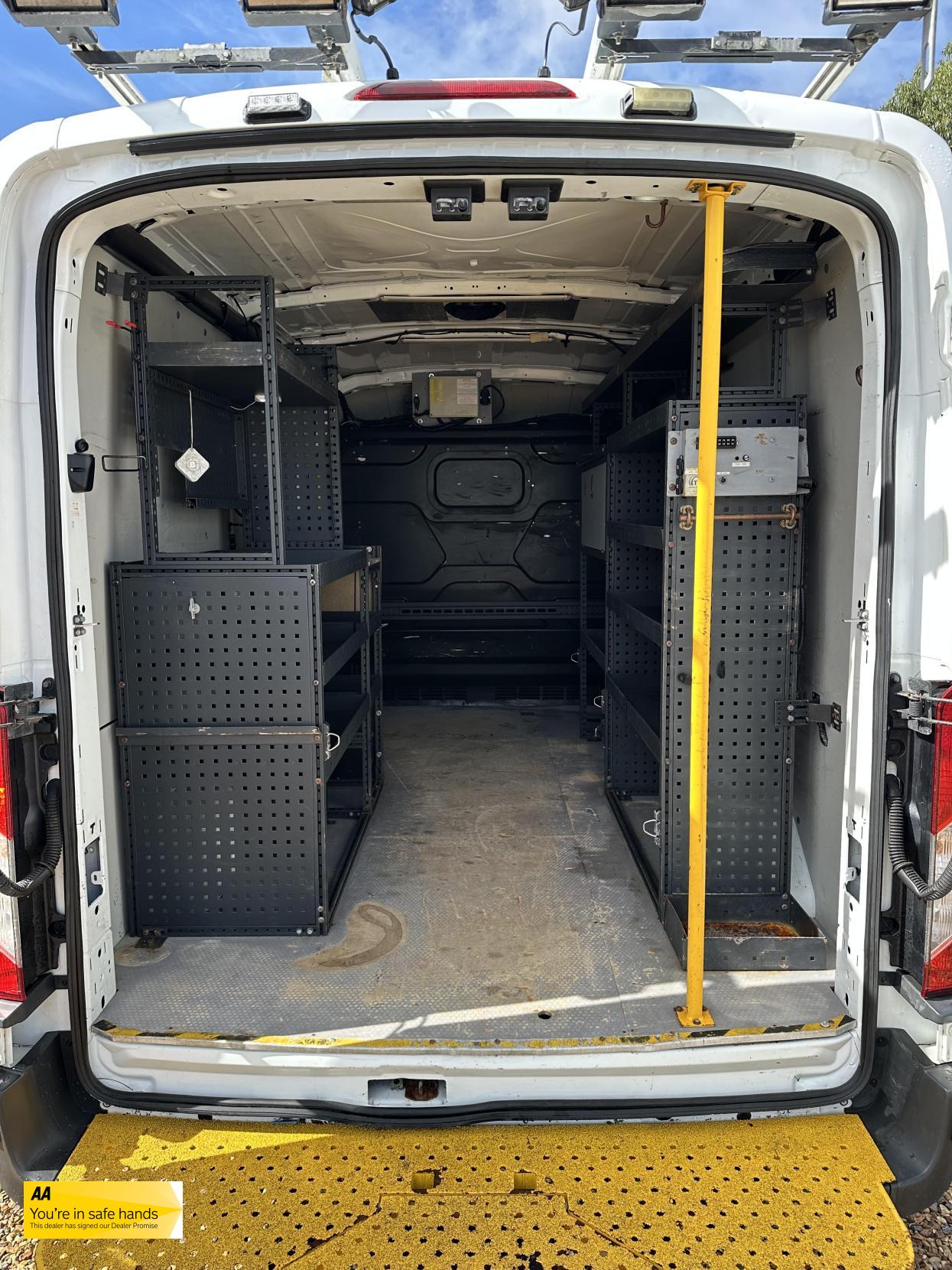 Ford Transit 2.2 TDCi 350 Panel Van 5dr Diesel Manual RWD L2 H2 Euro 5 (125 ps)